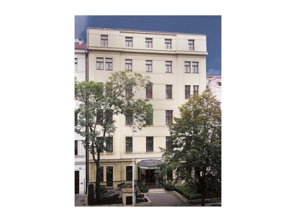 Hlavní, HOTEL LUNÍK, Praha