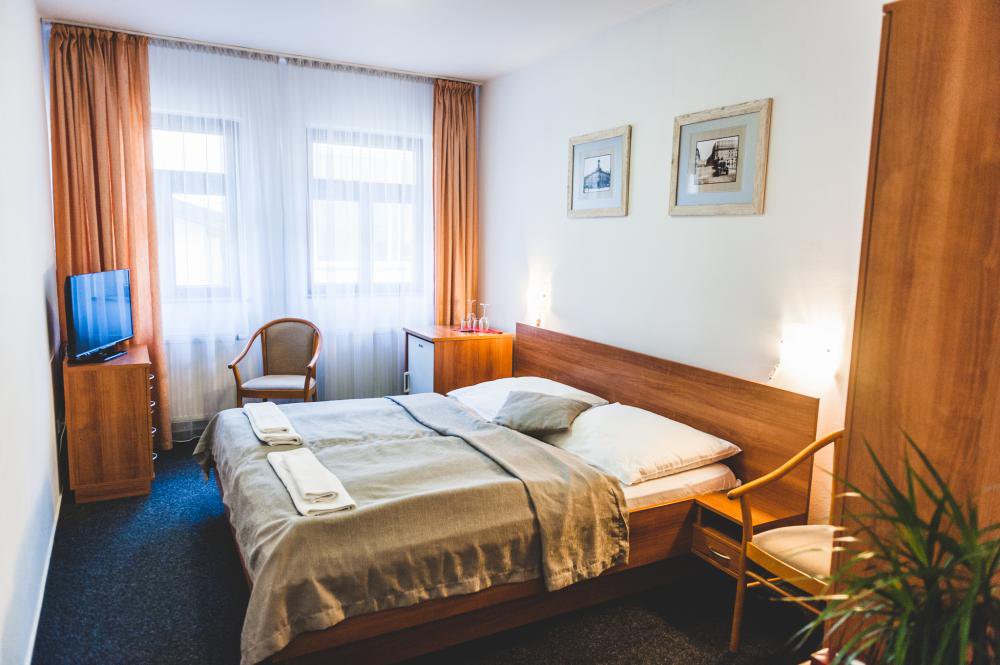 , HOTEL U ČESKÉ KORUNY, Hradec Králové