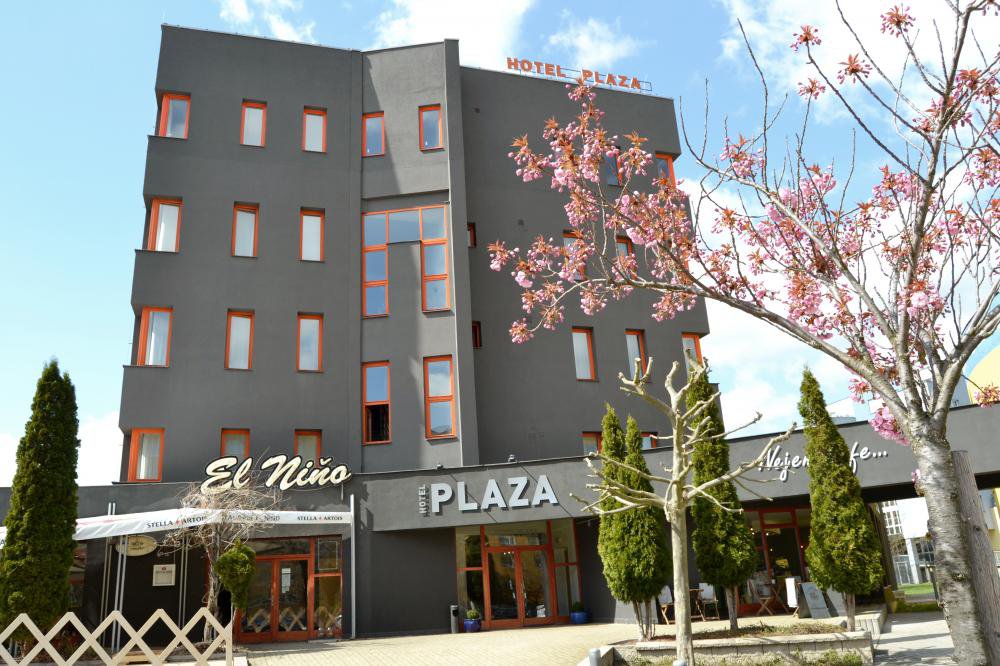 Hlavní, Hotel Plaza, Mladá Boleslav