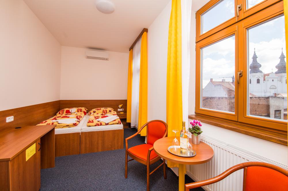 , Hotel Morava, Znojmo