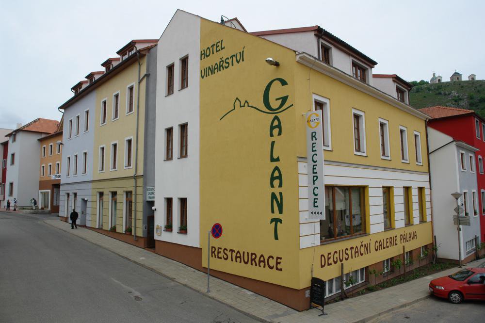 Hlavní, Hotel Galant, Mikulov