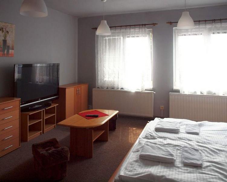 , Hotel Svatý Hubert, Louňovice