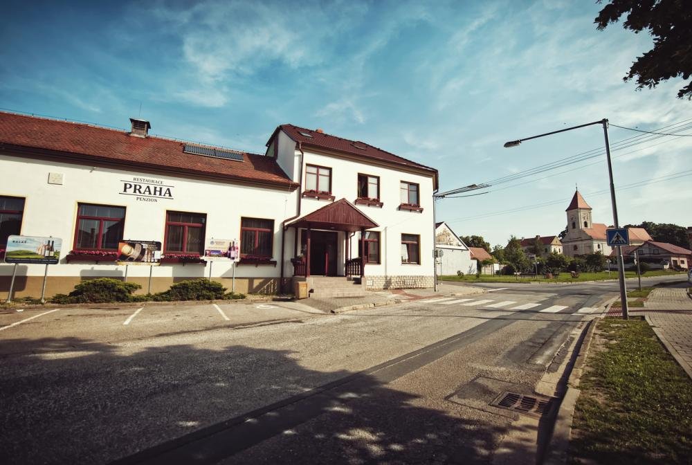 , Restaurace a Penzion Praha, Dolní Dunajovice