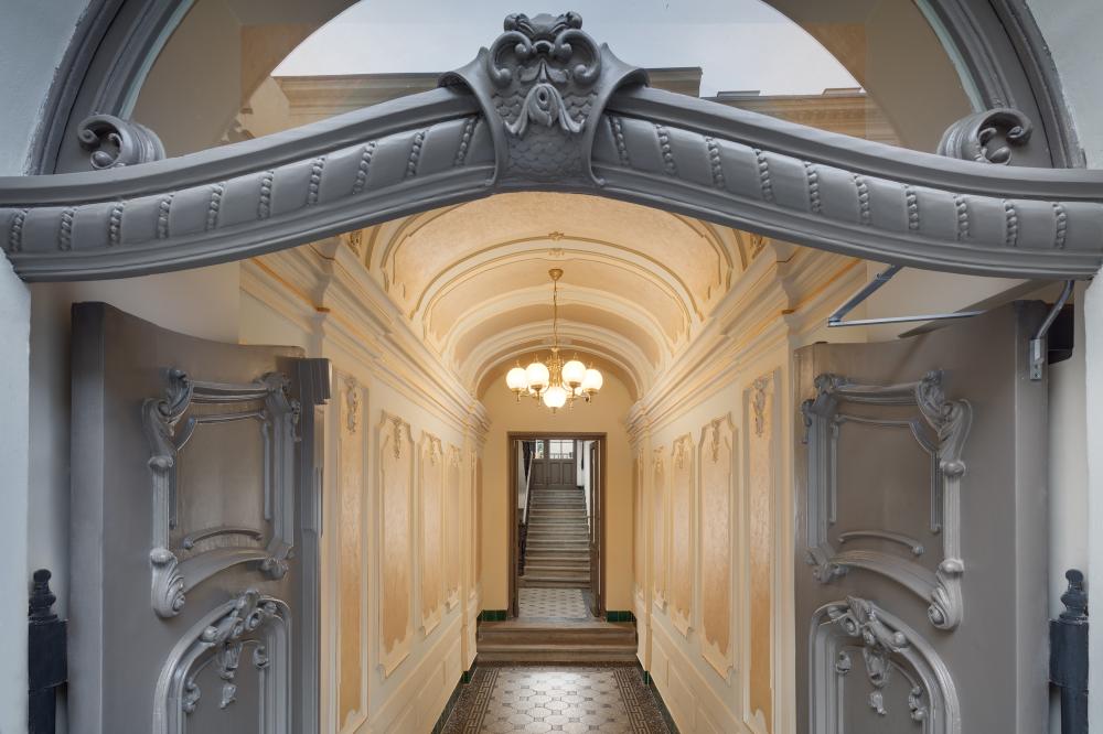 Louren Apartments