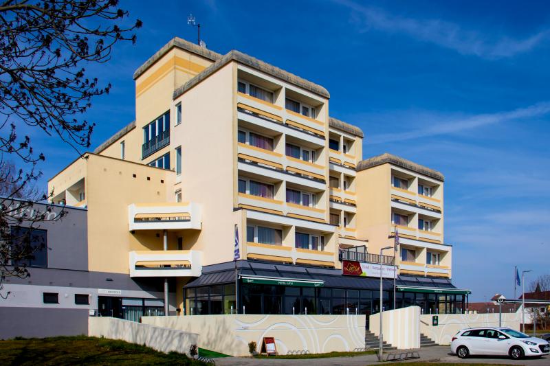 Hotel LUCIA ***
