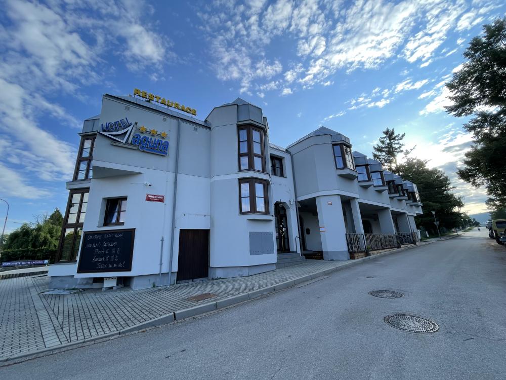 Hotel Laguna