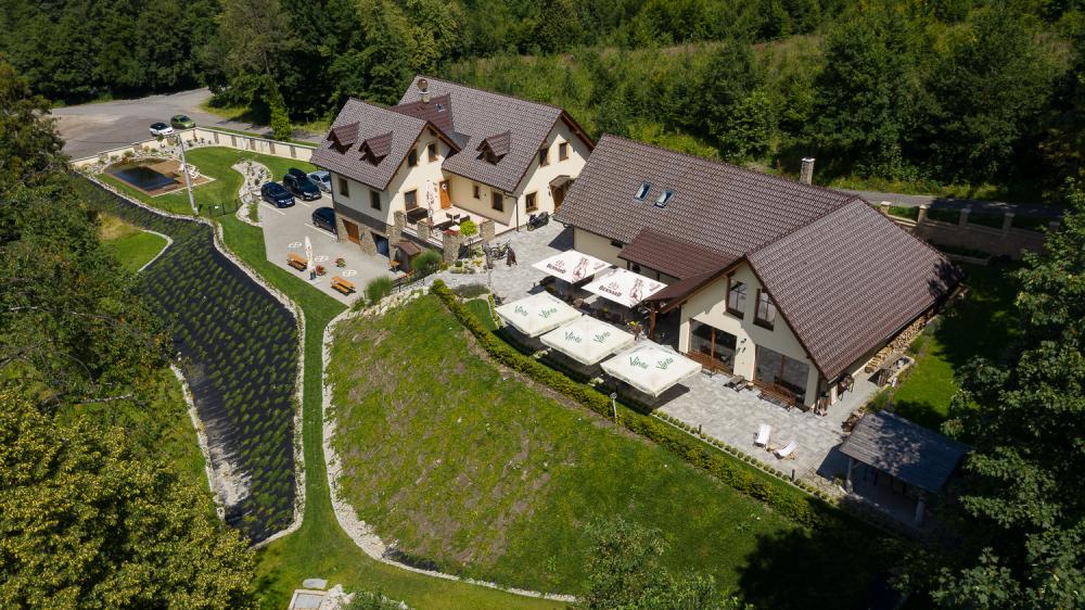 Penzion a restaurace Na kraji lesa