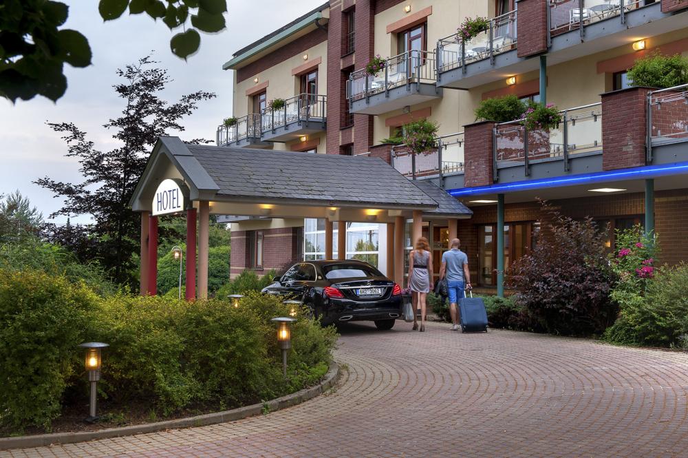 APRIL HOTEL PANORAMA